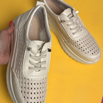 Botes 6775