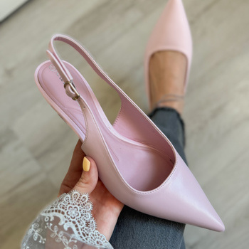 Kurpes ar mazu papēdīti BE-753