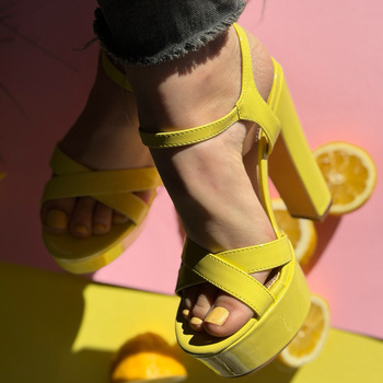 Kurpes uz platformas MVP363