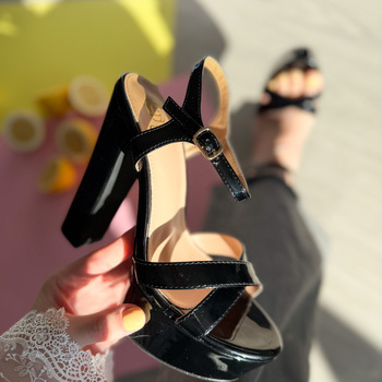 Kurpes uz platformas MVP363