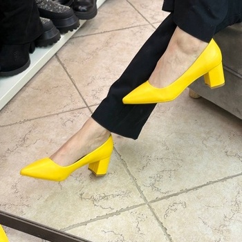 Kurpes uz zemu papēdi YU-081