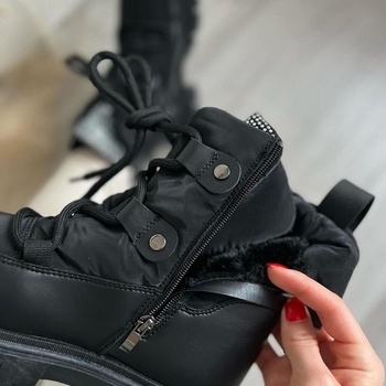 Ziemas siltie zābaki ar dimantu akcentu