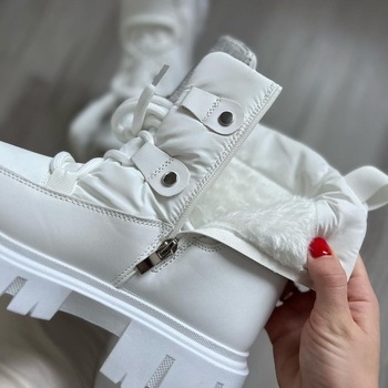 Ziemas siltie zābaki ar dimantu akcentu