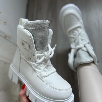 Ziemas siltie zābaki ar dimantu akcentu